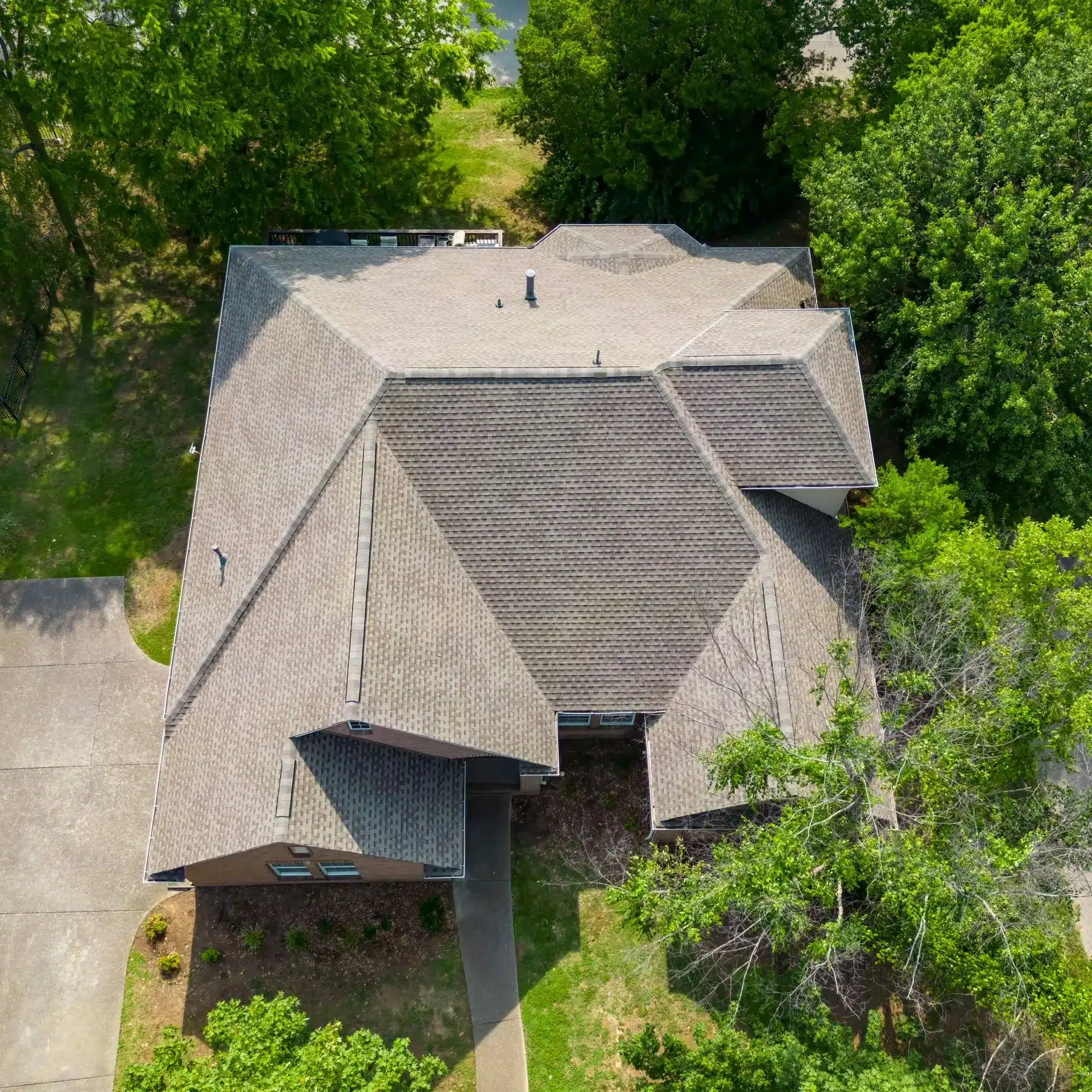 A home in Springfield TN with a roof done by Mr Goodroof