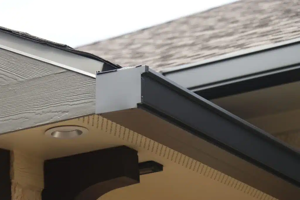 Apron Flashing ( Cloned ) – Apron Flashing Soffit on a home in nashville